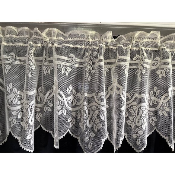 Heritage Lace Cream Valance 19"L x 64"W - Picture 10 of 11